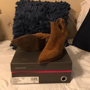 Vince Camuto brown bootie size 7 1/2